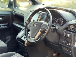 
										Toyota VOXY 2018 full									