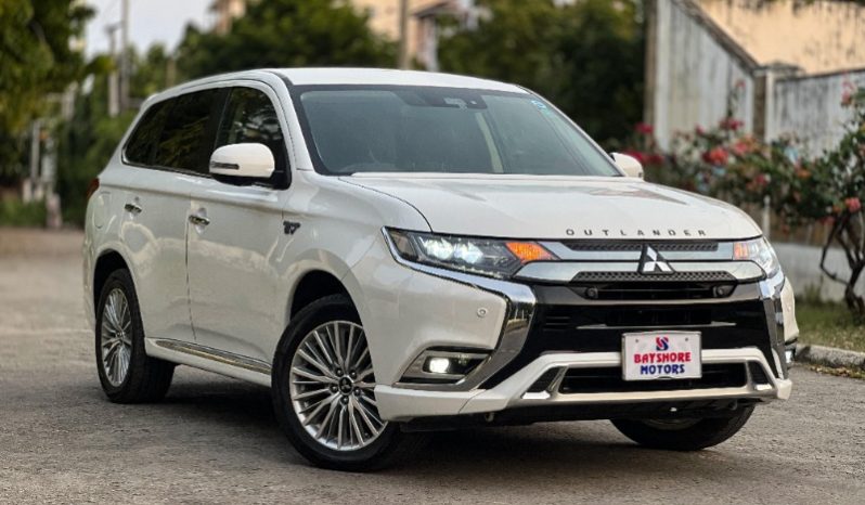 
								Mitsubishi OUTLANDER 2018 full									