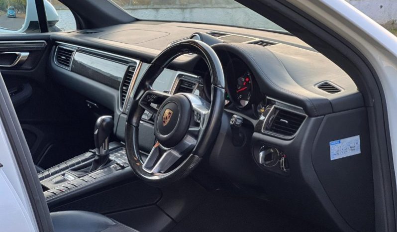 
								PORSCHE MACAN-GTS 2017 full									