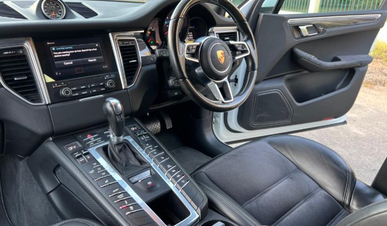 
								PORSCHE MACAN-GTS 2017 full									