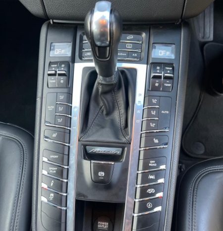 
								PORSCHE MACAN-GTS 2017 full									