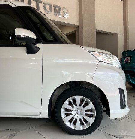 
								Toyota ROOMY 2018 full									