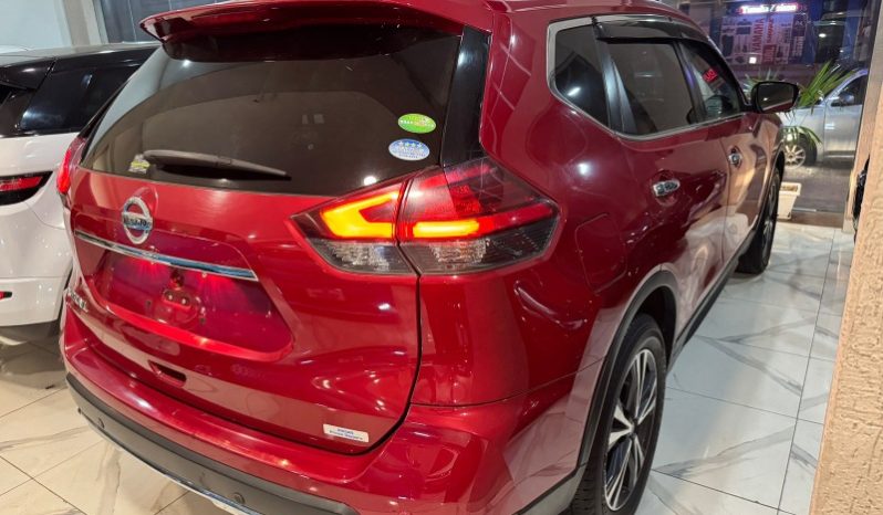 
								Nissan XTRAIL 2018 full									